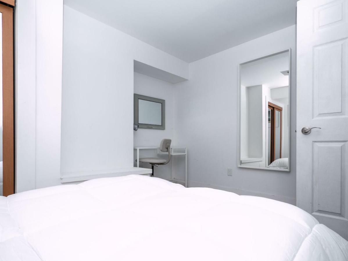 Cosy 1 Bedroom Suite In Leslieville Toronto Eksteriør bilde